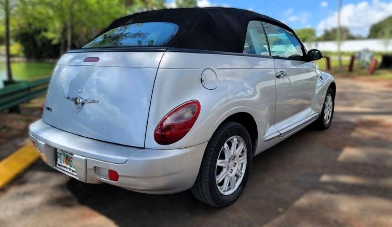 Photo 6 of this CHRYSLER PT CRUISER