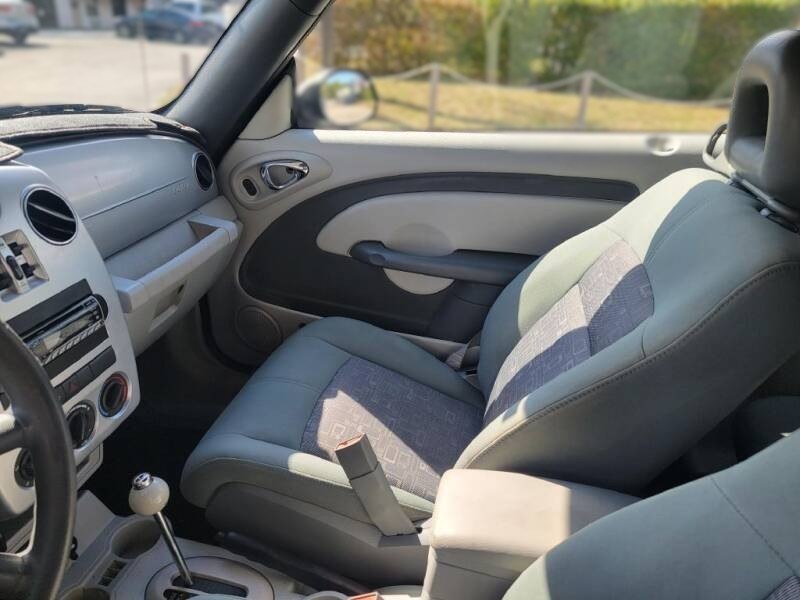 Photo 11 of this CHRYSLER PT CRUISER