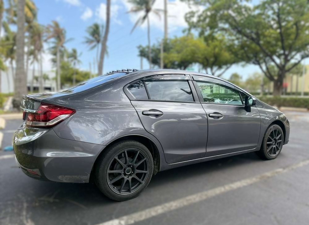 Photo 14 of this HONDA CIVIC