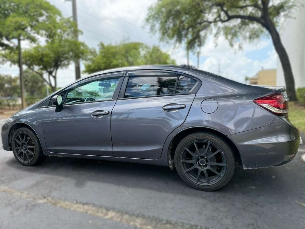 Photo 15 of this HONDA CIVIC