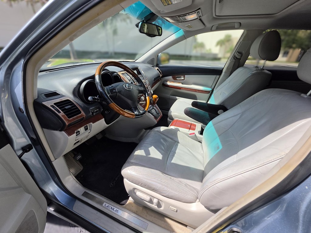 Photo 8 of this LEXUS RX