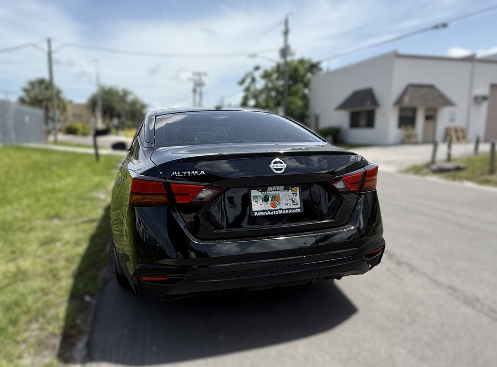 Photo 5 of this NISSAN ALTIMA