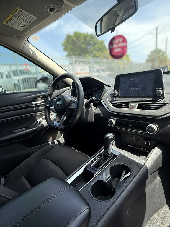 Photo 7 of this NISSAN ALTIMA