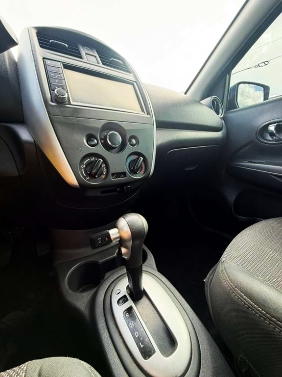 Photo 8 of this NISSAN VERSA