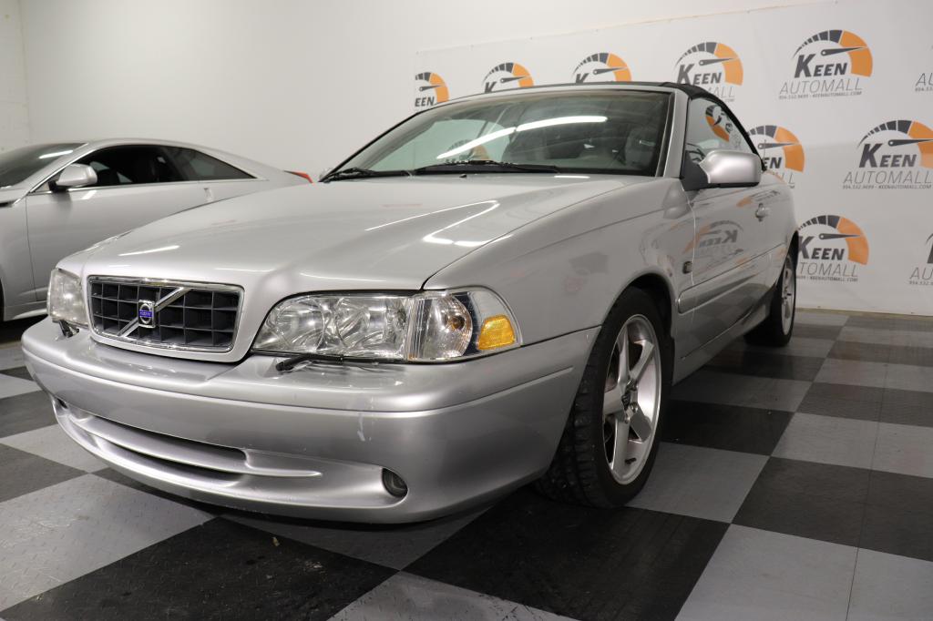 Photo 2 of this VOLVO C70