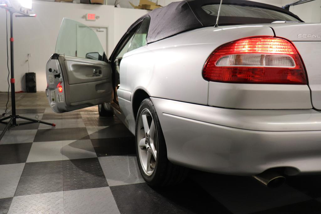 Photo 7 of this VOLVO C70