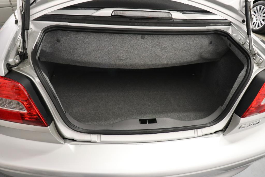 Photo 12 of this VOLVO C70