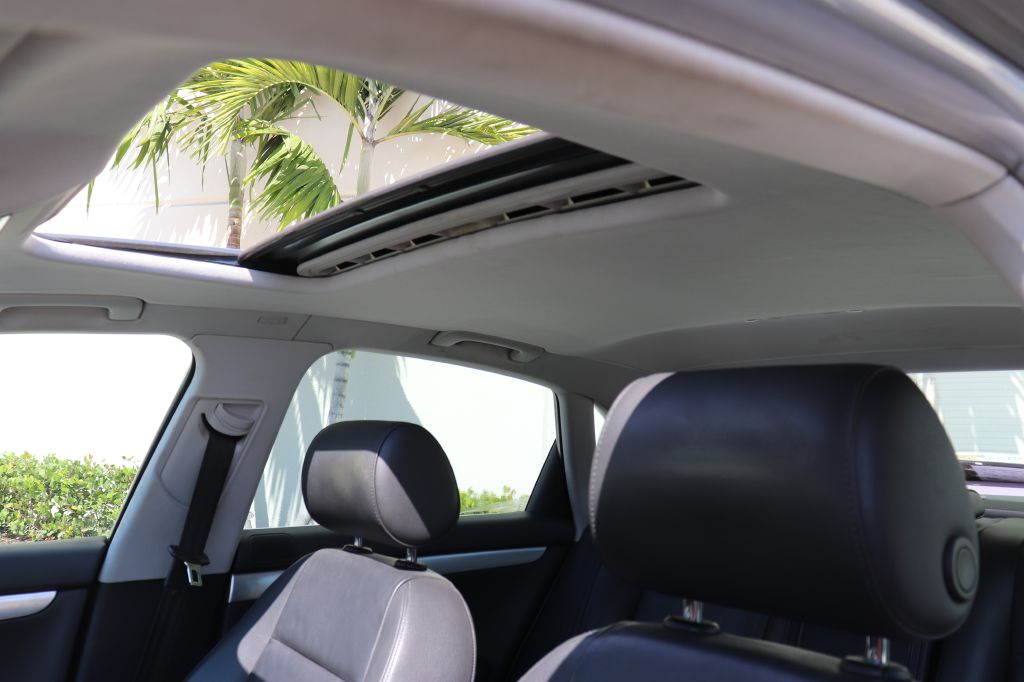 Photo 12 of this AUDI A4