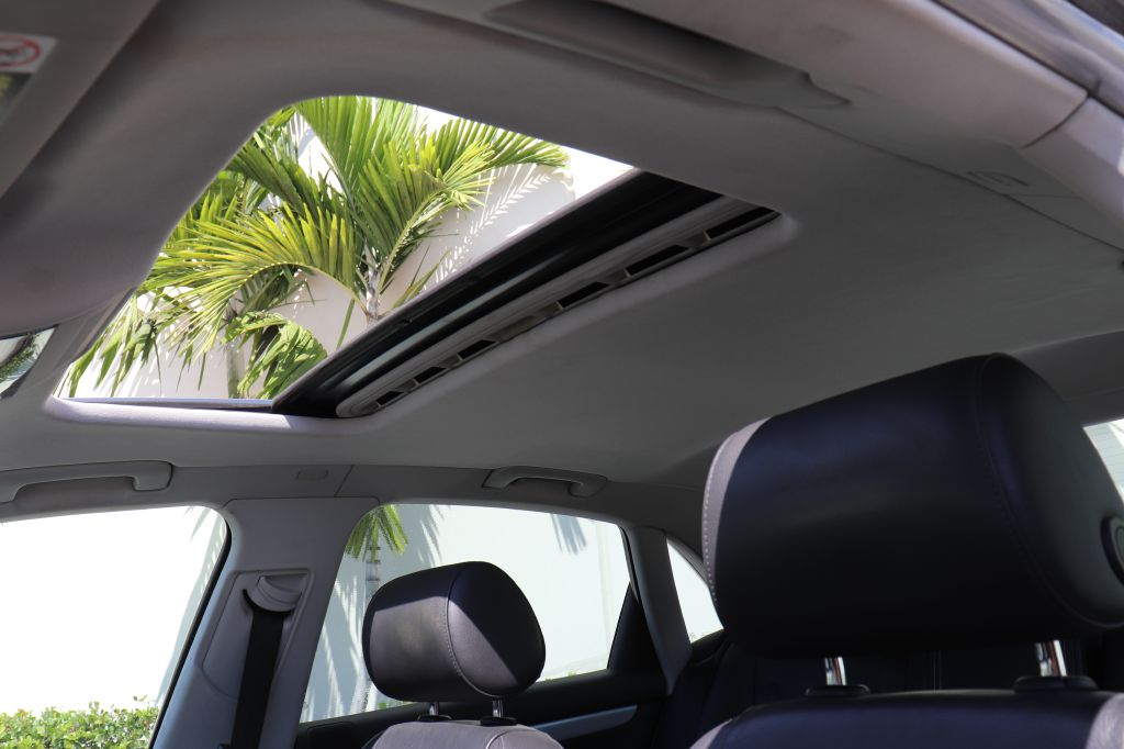 Photo 13 of this AUDI A4