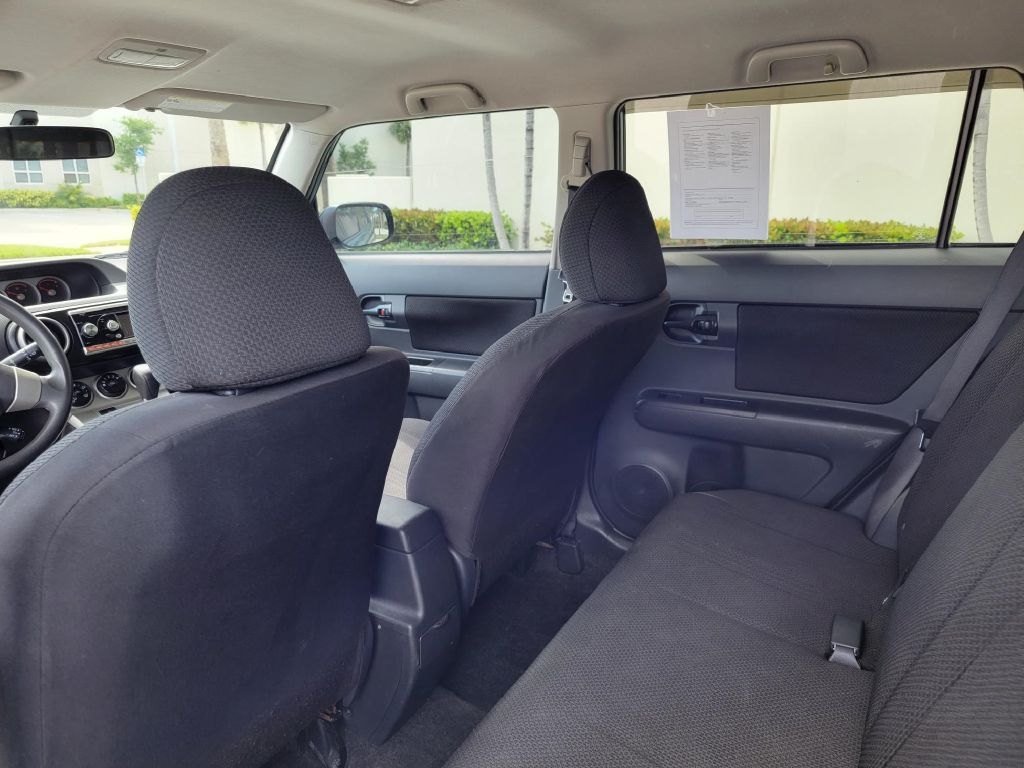 SCION XB 2010 SCION XB JTLZE4FE1A1103334