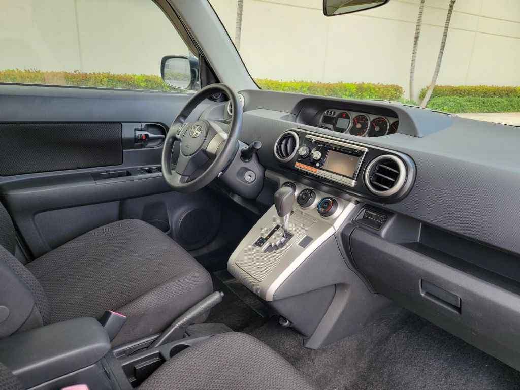 SCION XB 2010 SCION XB JTLZE4FE1A1103334