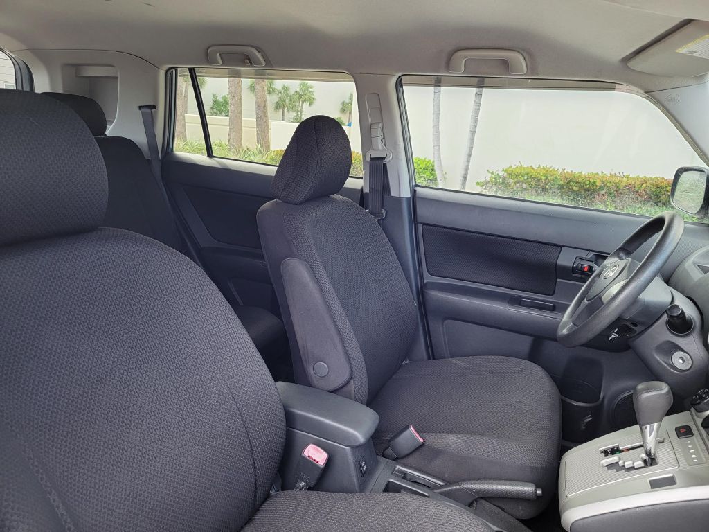 SCION XB 2010 SCION XB JTLZE4FE1A1103334