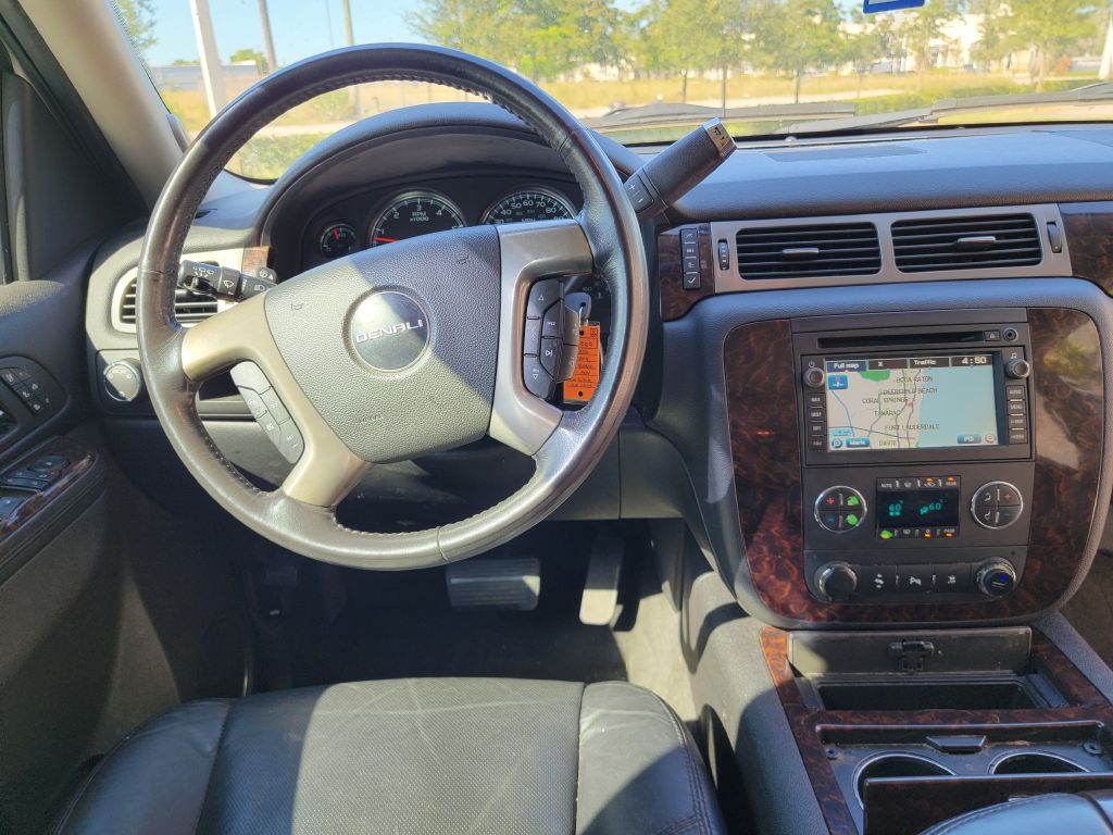 Photo 10 of this GMC YUKON