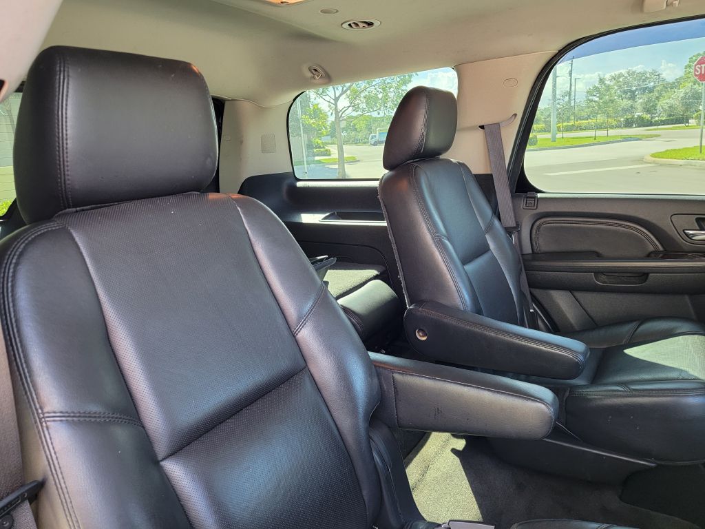 Photo 13 of this GMC YUKON