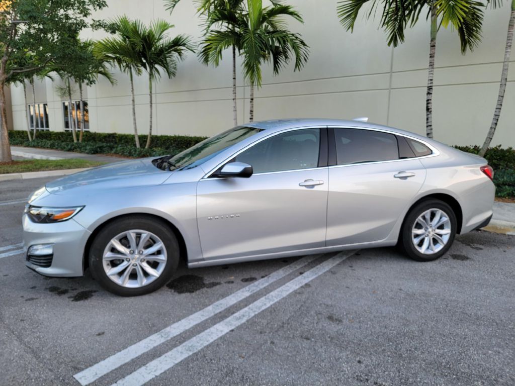 Photo 4 of this CHEVROLET MALIBU