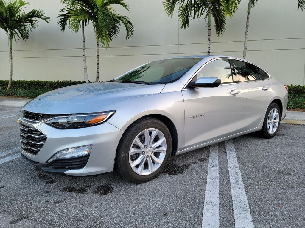 Photo 2 of this CHEVROLET MALIBU