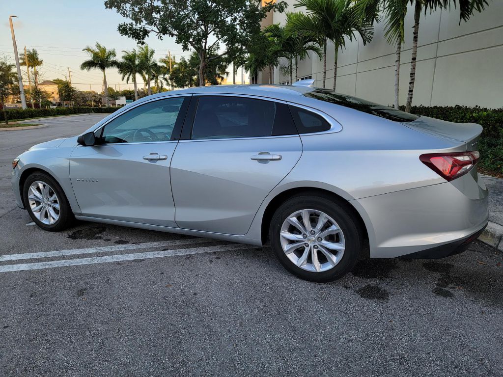 Photo 5 of this CHEVROLET MALIBU