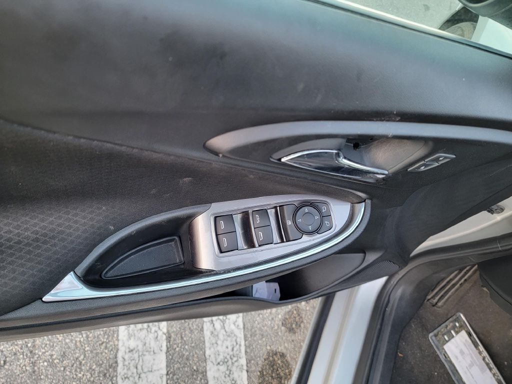 Photo 18 of this CHEVROLET MALIBU