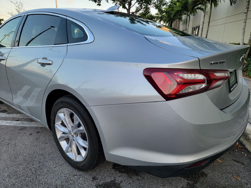 Photo 6 of this CHEVROLET MALIBU