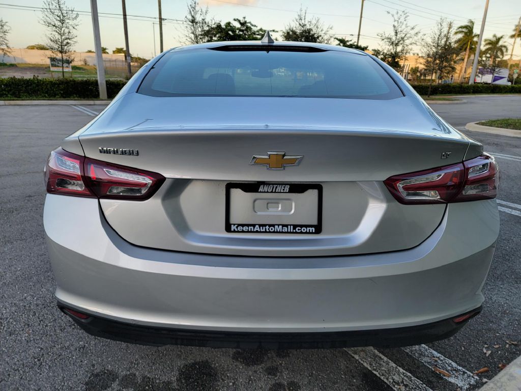 Photo 9 of this CHEVROLET MALIBU