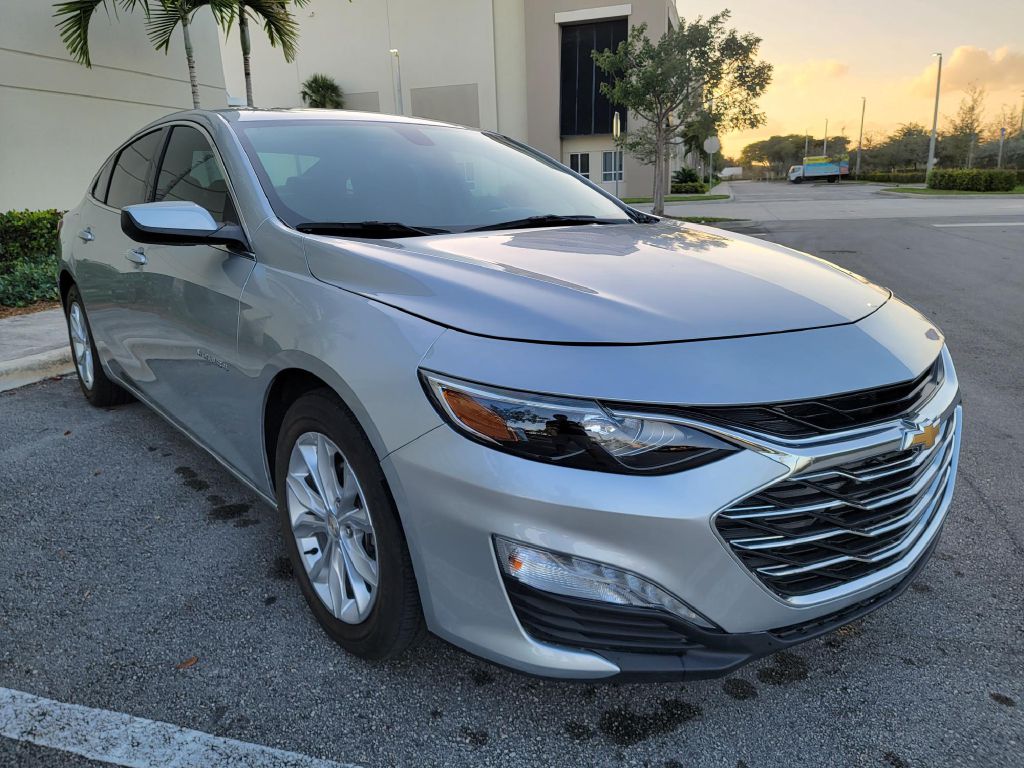 Photo 8 of this CHEVROLET MALIBU