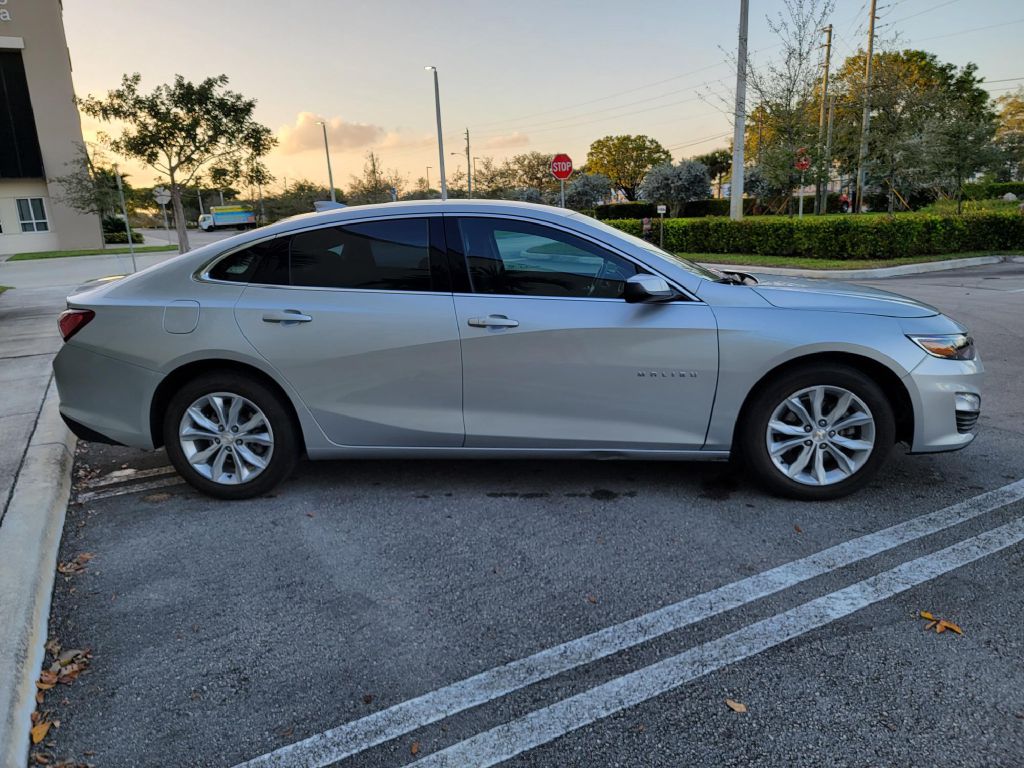 Photo 10 of this CHEVROLET MALIBU