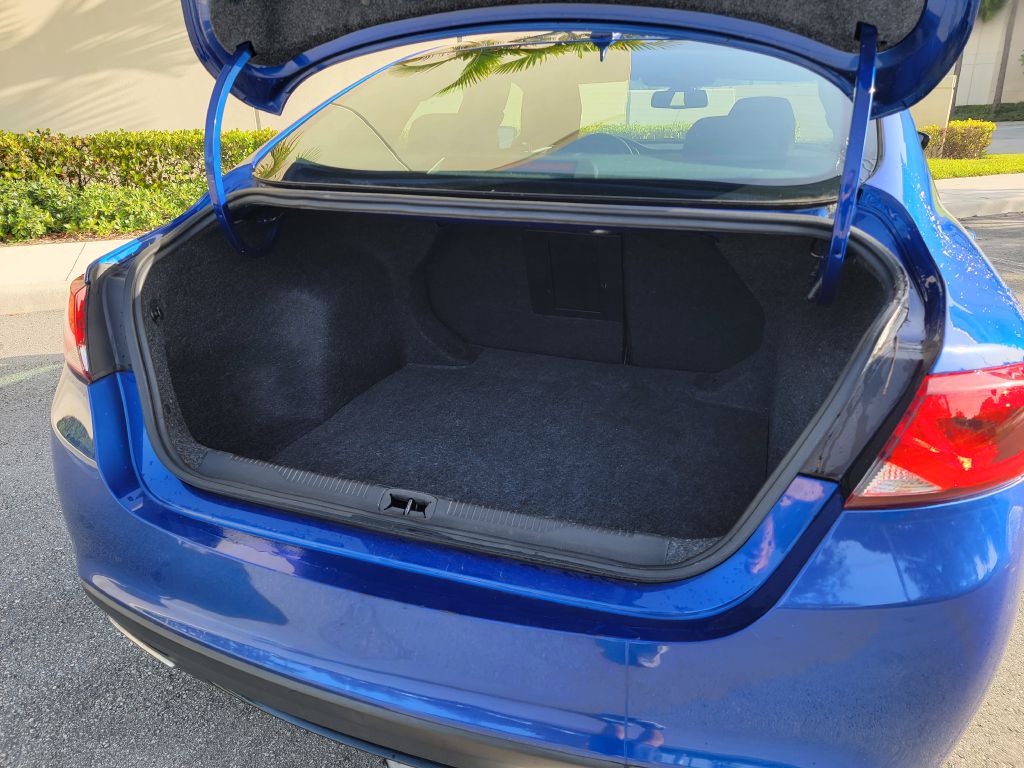 Photo 12 of this CHRYSLER 200
