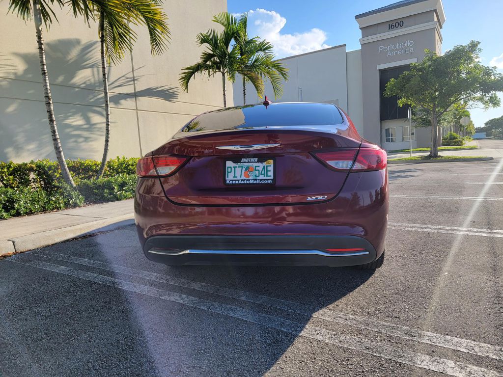 Photo 7 of this CHRYSLER 200