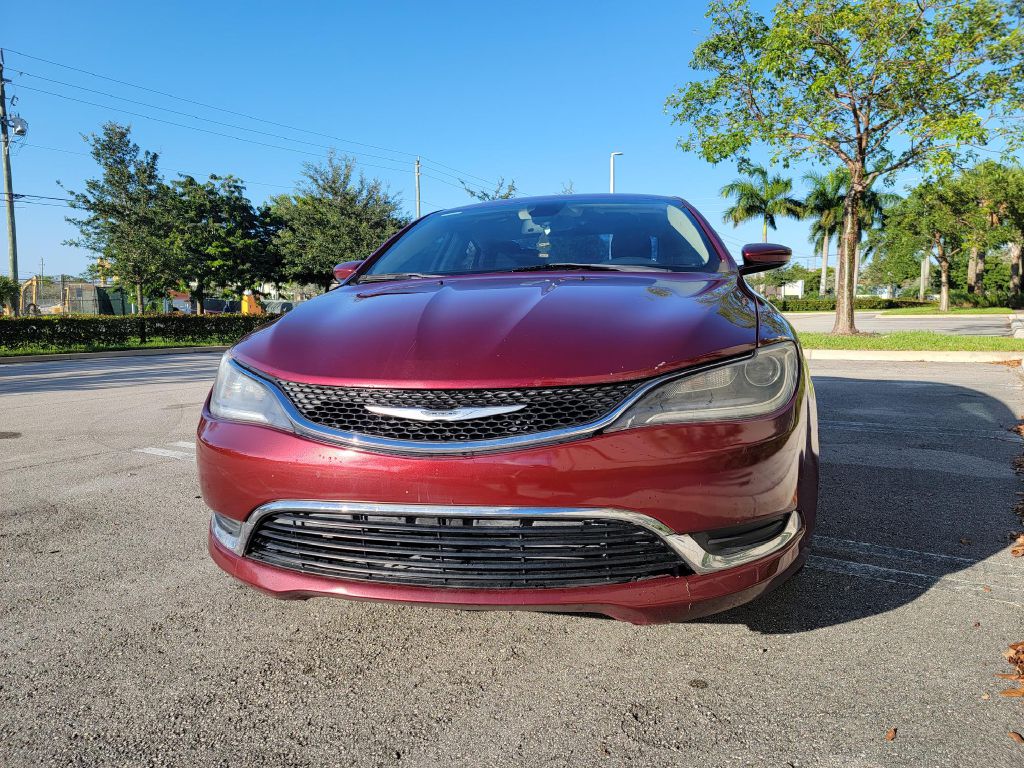 Photo 3 of this CHRYSLER 200