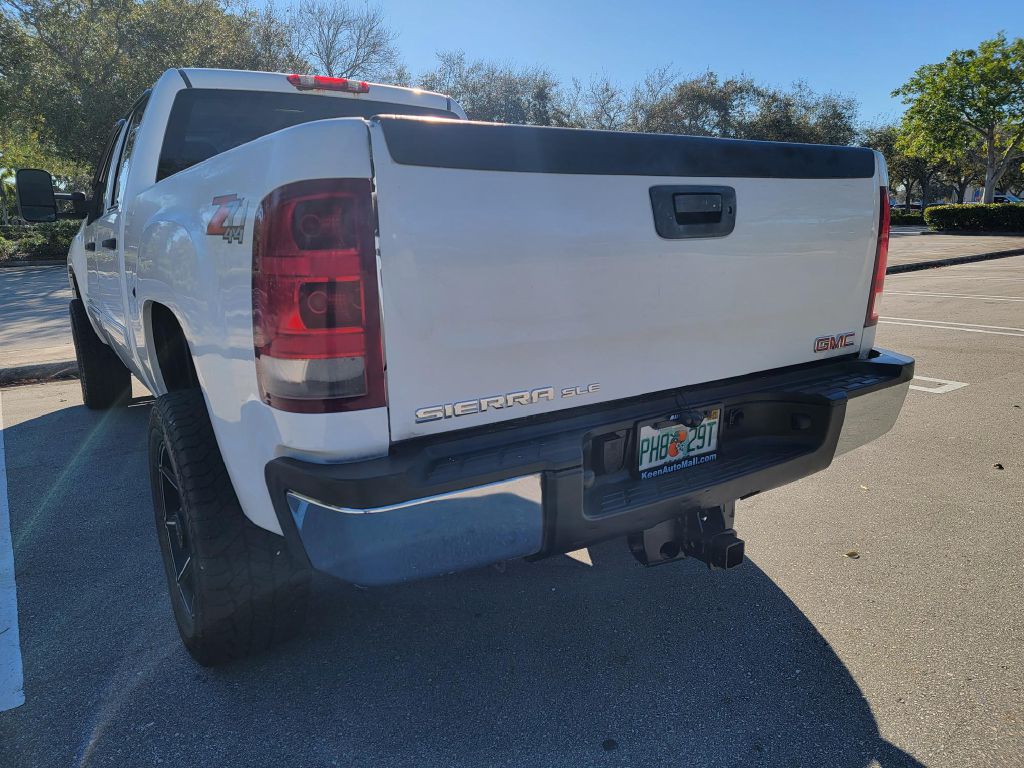 Photo 9 of this GMC SIERRA