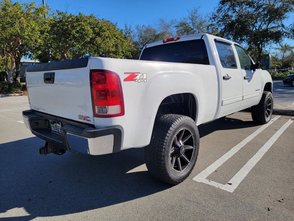Photo 10 of this GMC SIERRA