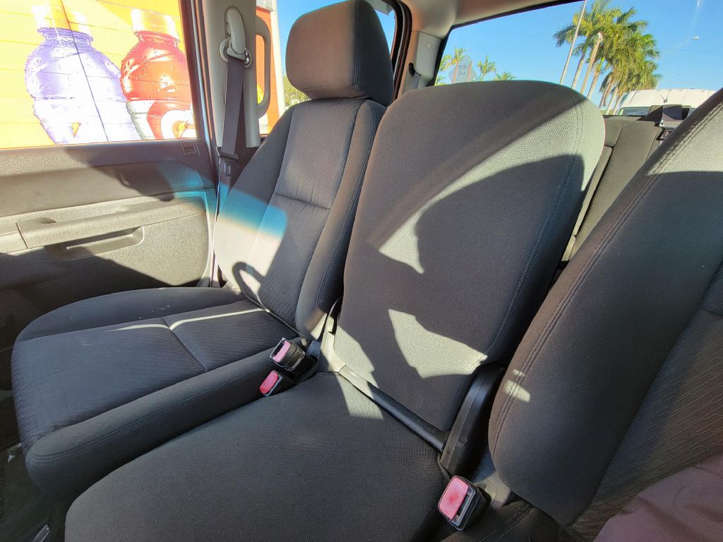 Photo 11 of this GMC SIERRA