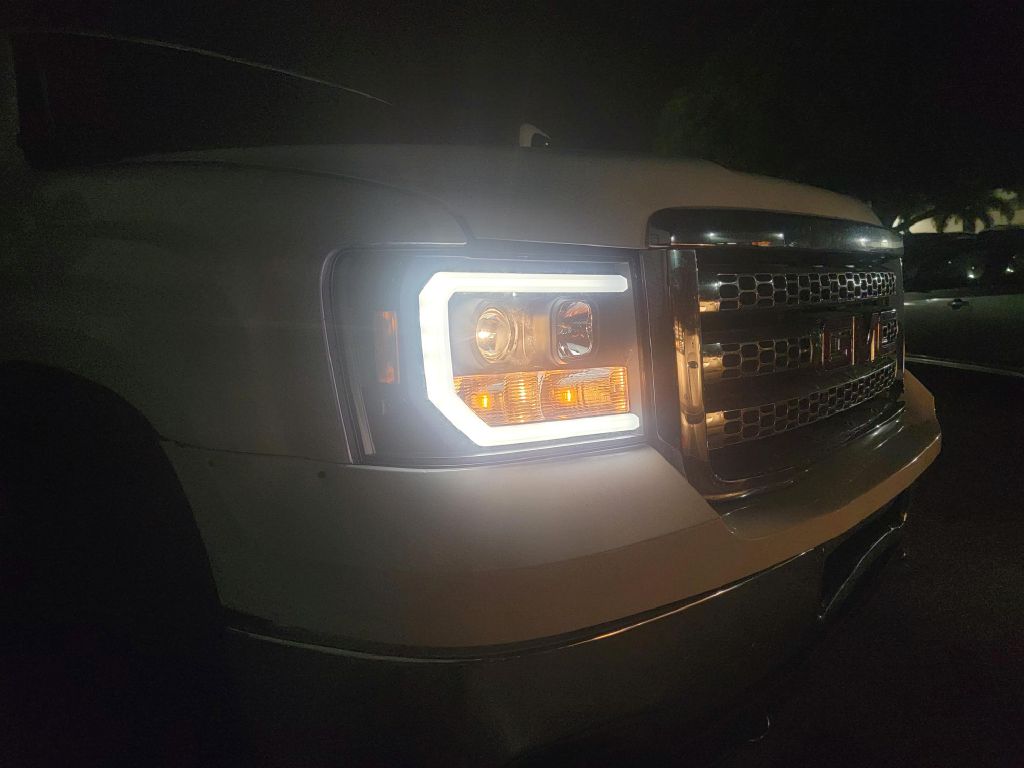 Photo 21 of this GMC SIERRA