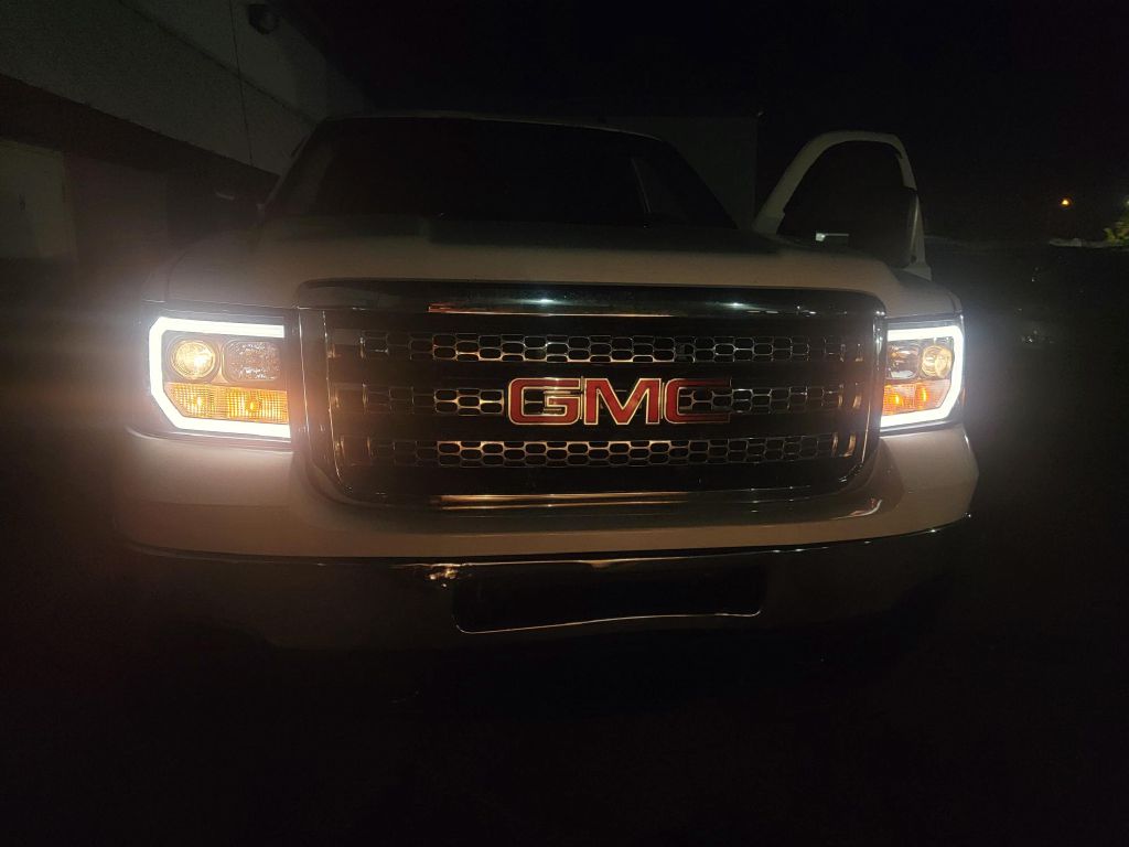 Photo 23 of this GMC SIERRA