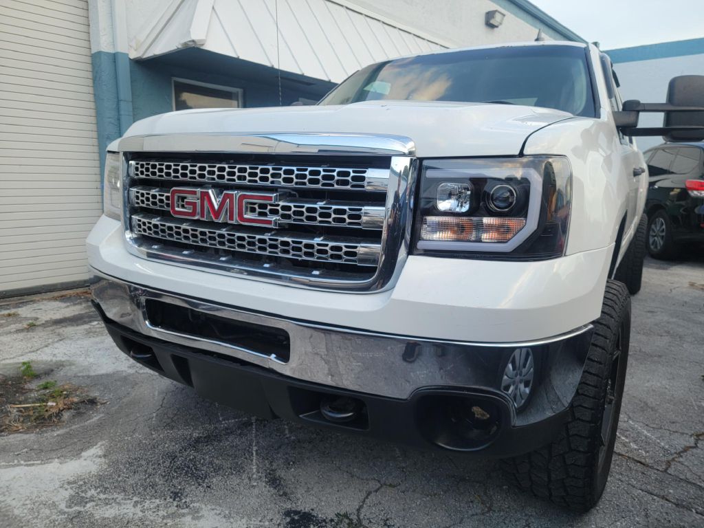 Photo 8 of this GMC SIERRA