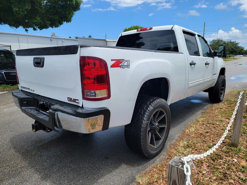 Photo 4 of this GMC SIERRA