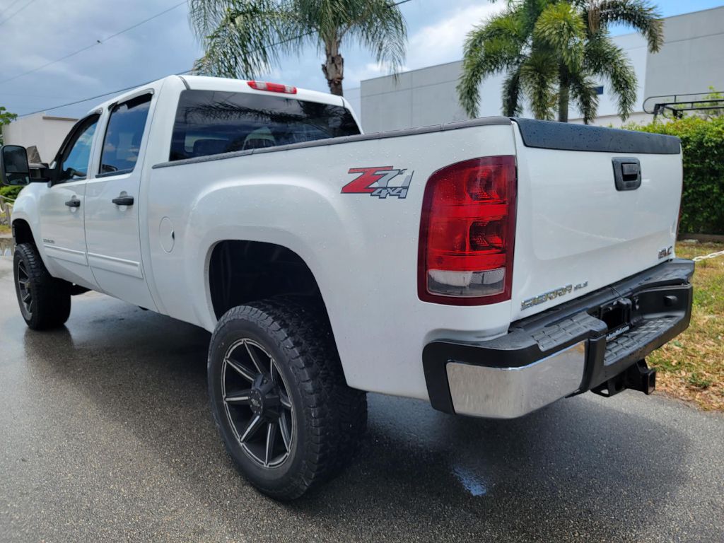Photo 5 of this GMC SIERRA