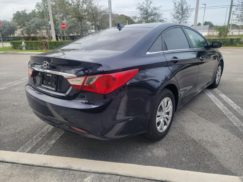 Photo 8 of this HYUNDAI SONATA