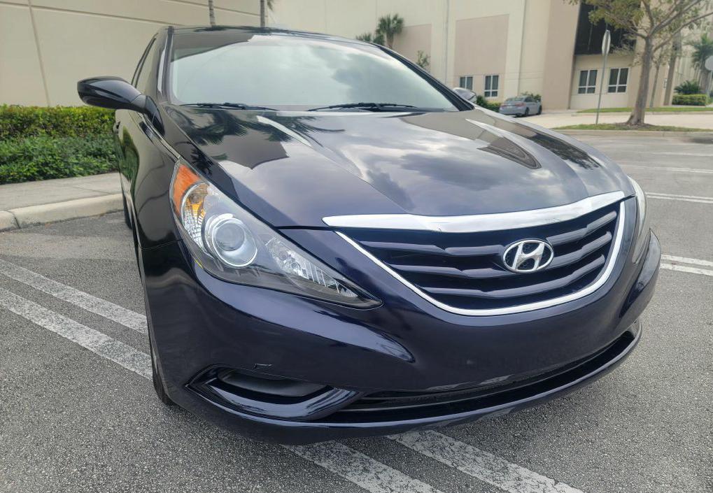 Photo 4 of this HYUNDAI SONATA