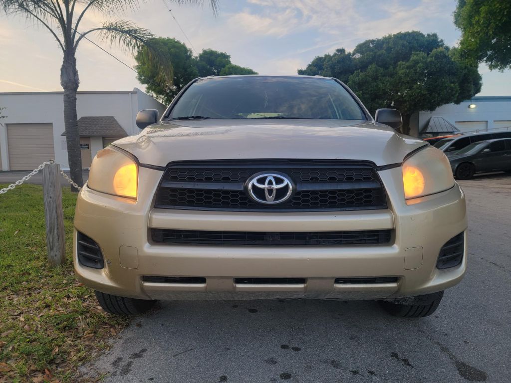 Photo 2 of this TOYOTA RAV4