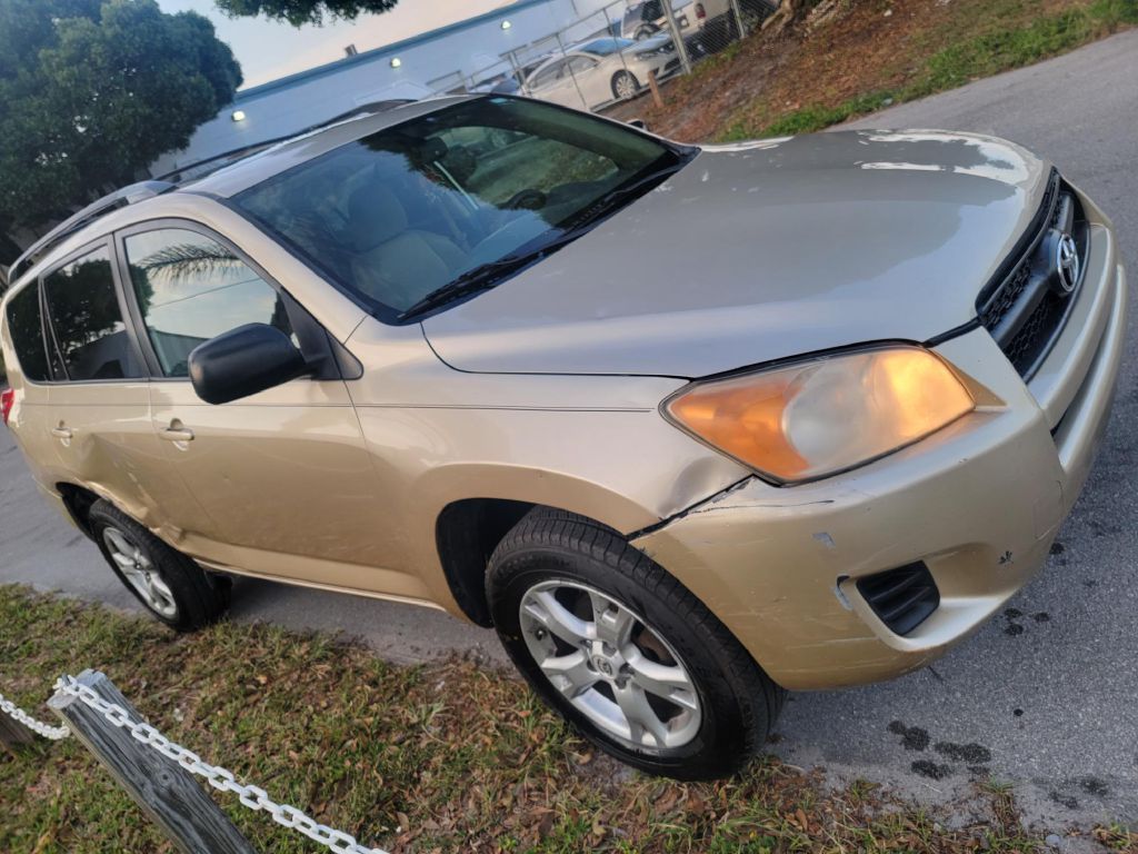 Photo 12 of this TOYOTA RAV4