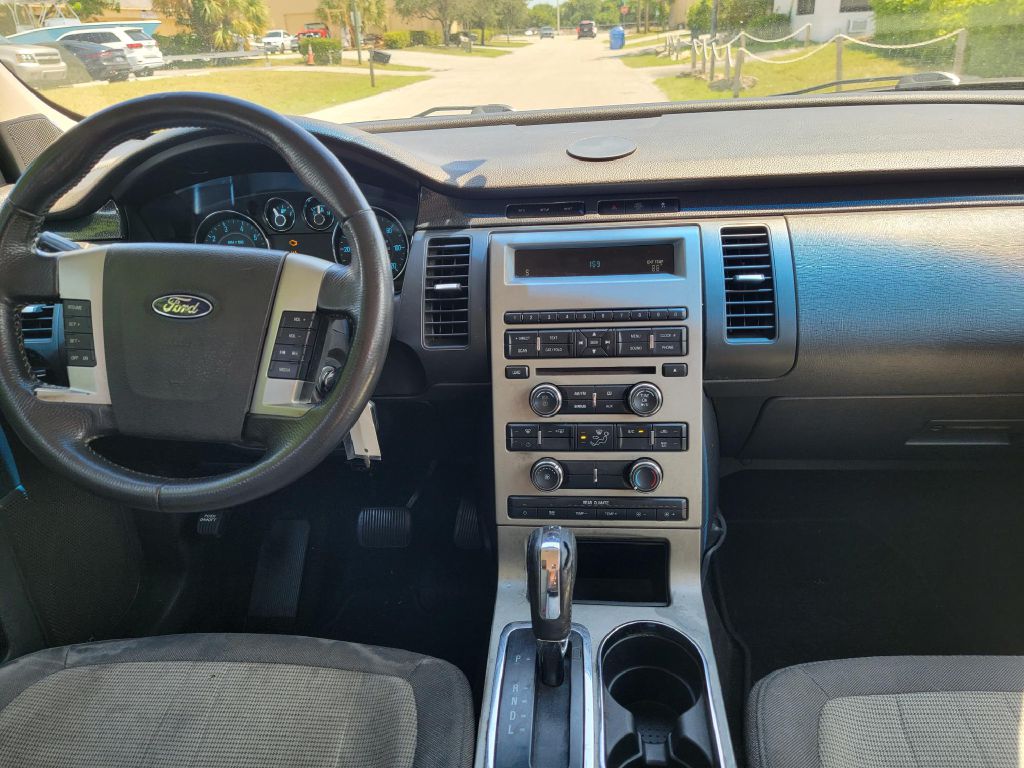 Photo 10 of this FORD FLEX
