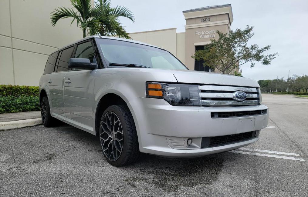 Photo 2 of this FORD FLEX
