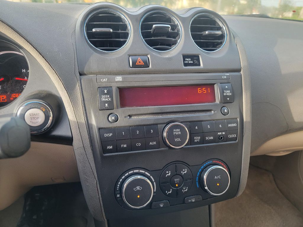 Photo 12 of this NISSAN ALTIMA