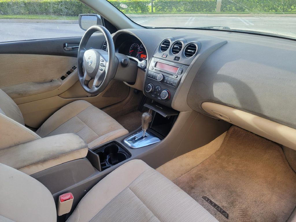 Photo 10 of this NISSAN ALTIMA