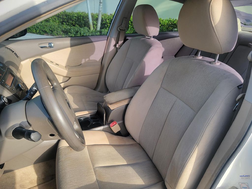 Photo 6 of this NISSAN ALTIMA