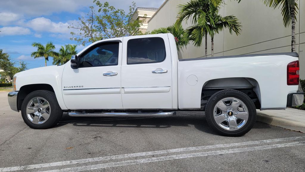 CHEVROLET SILVERADO 1500 2011 CHEVROLET SILVERADO 1500 3GCPCSE00BG176118