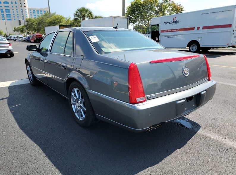 Photo 3 of this CADILLAC DTS