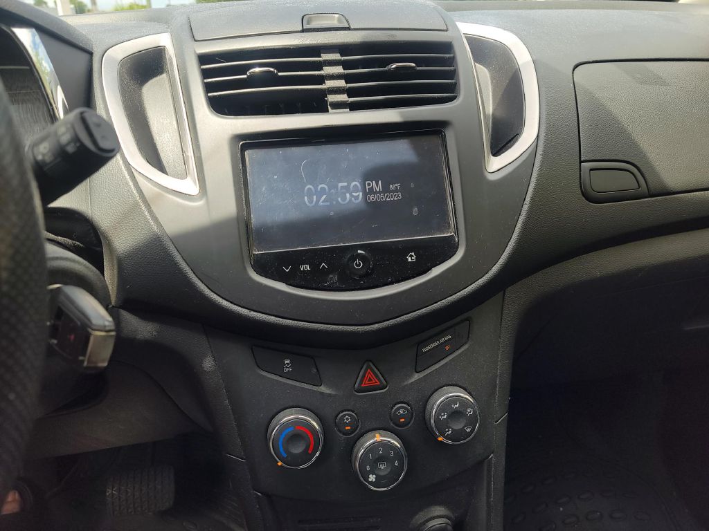 Photo 11 of this CHEVROLET TRAX