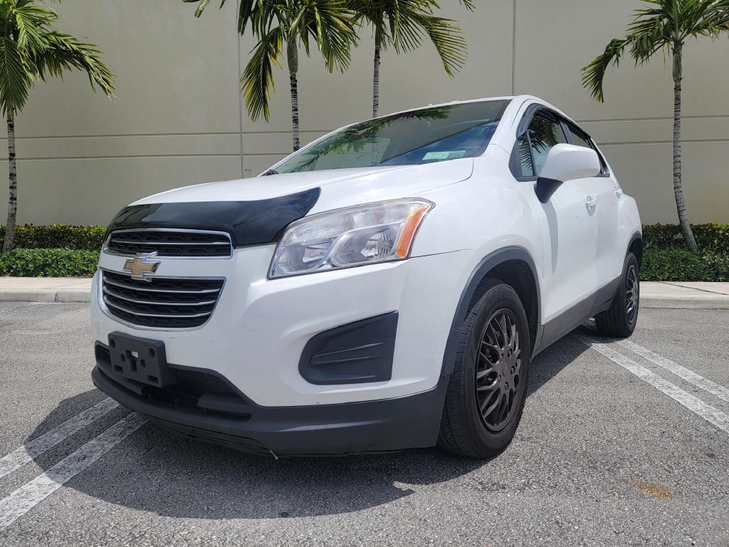 Photo 2 of this CHEVROLET TRAX